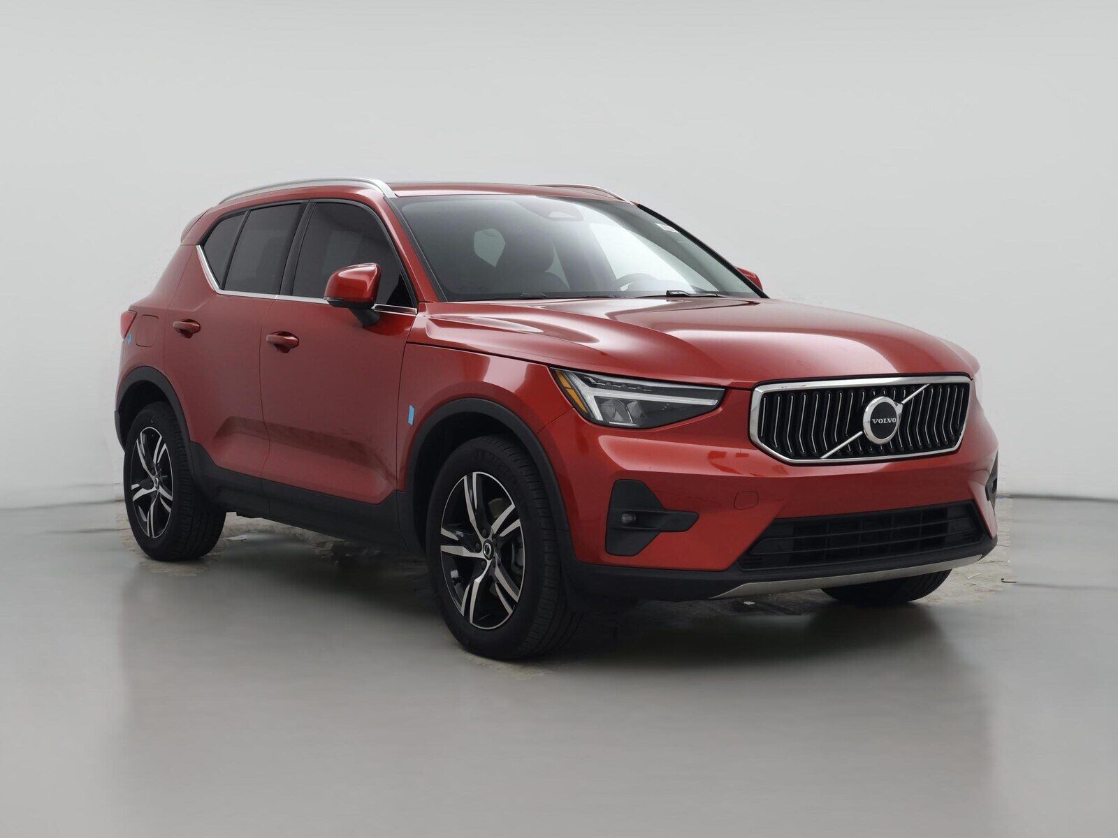 2023 VOLVO XC40