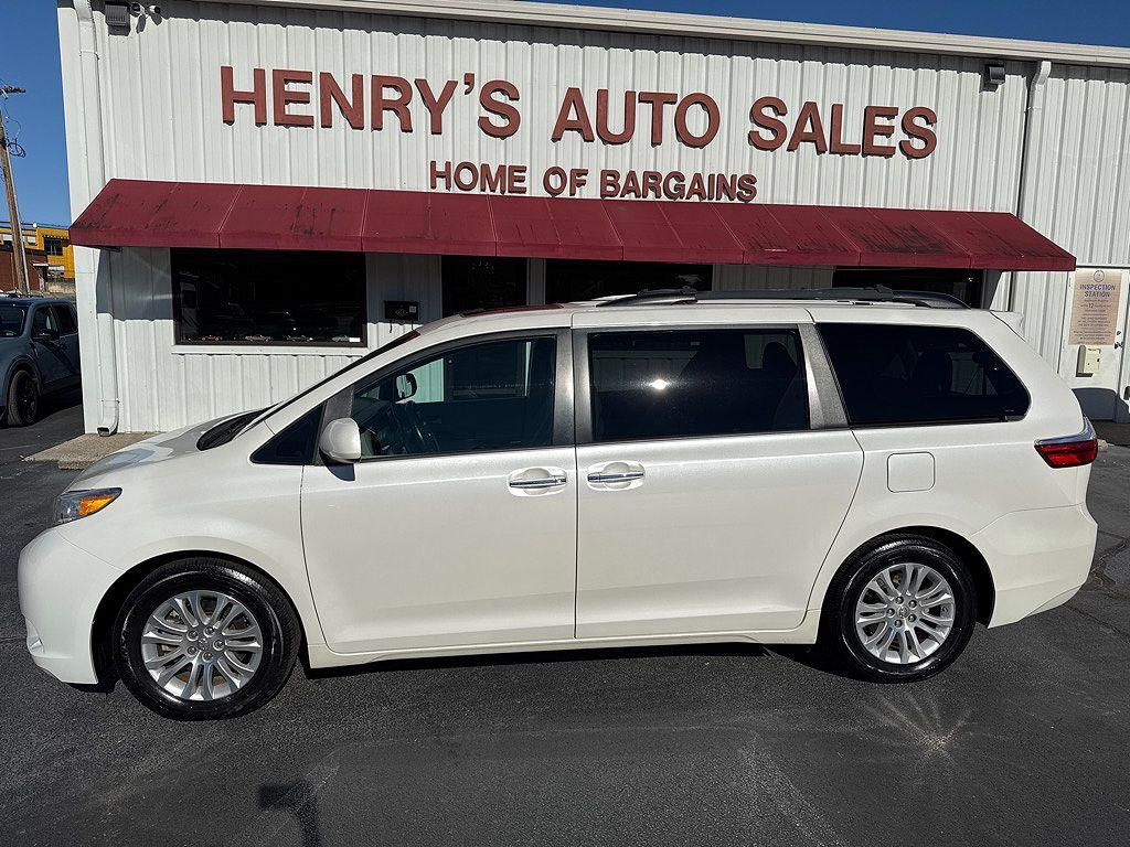 2015 TOYOTA Sienna