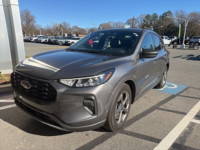 2023 FORD Escape