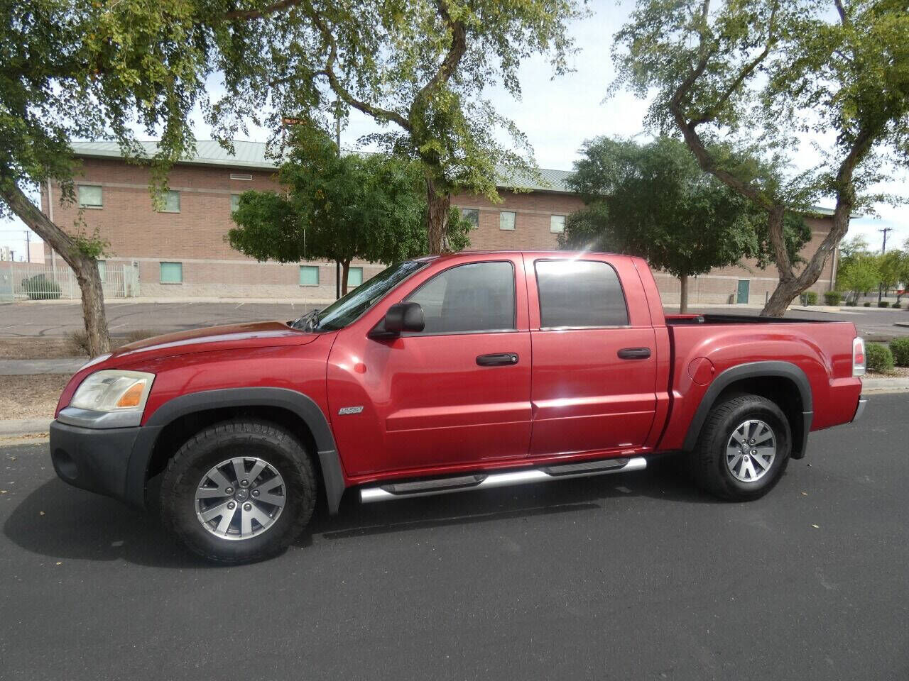 2006 MITSUBISHI Raider