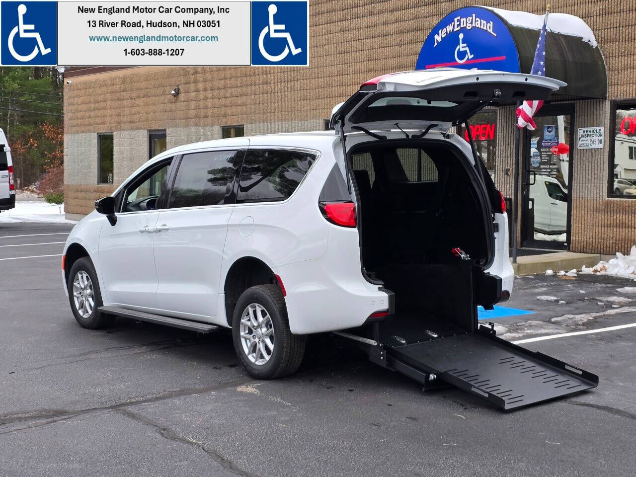 2025 CHRYSLER Voyager