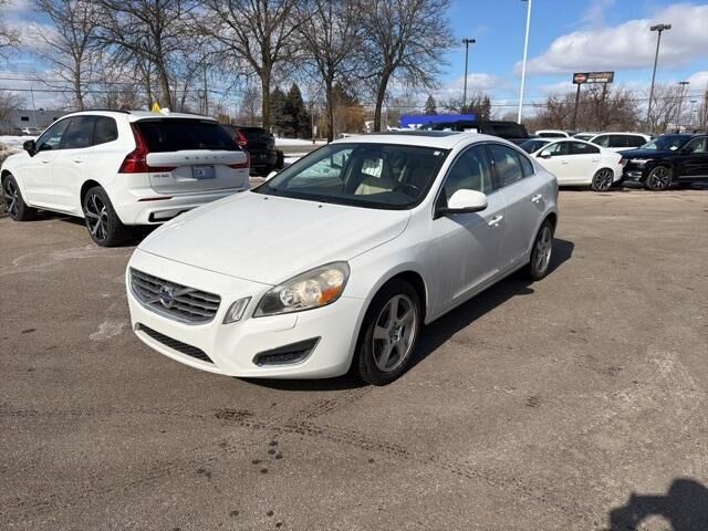2013 VOLVO S60