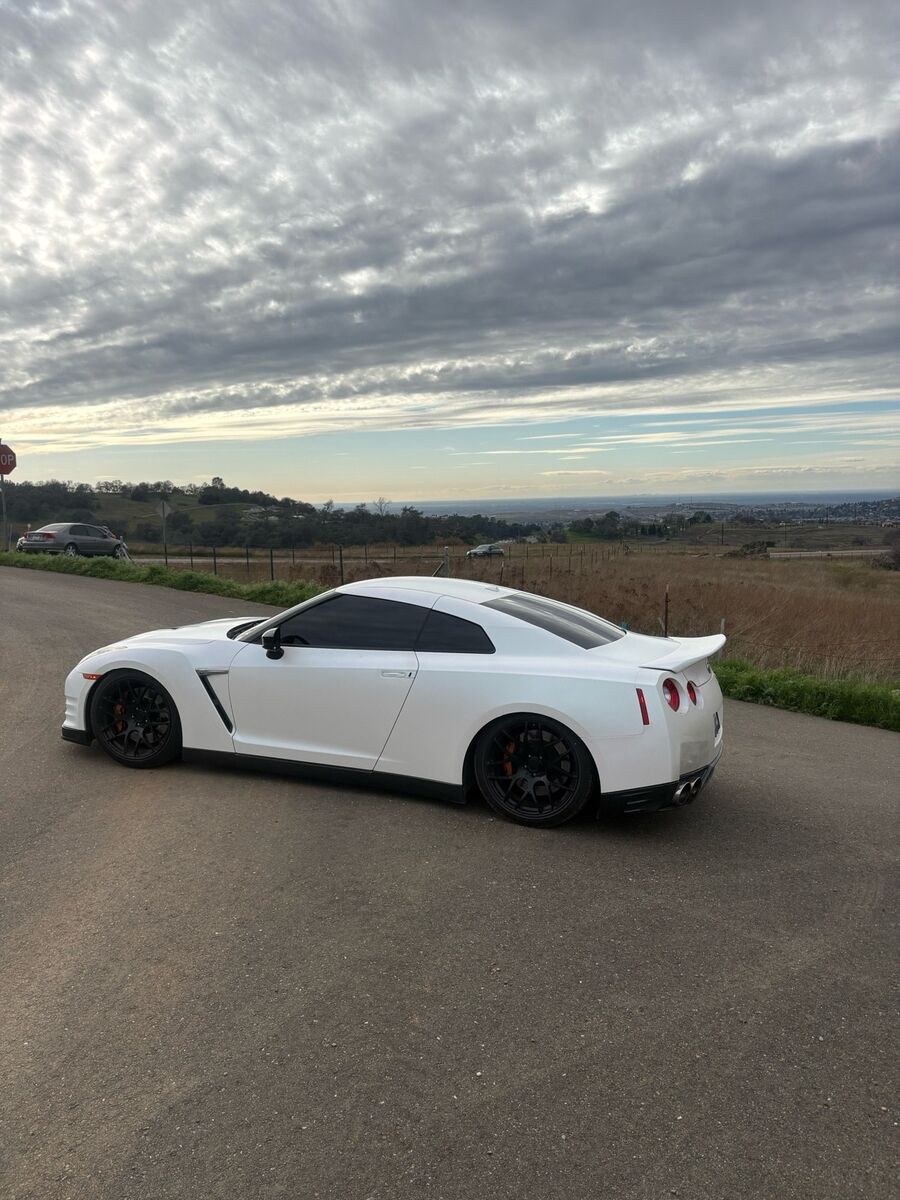 Nissan GT-R
