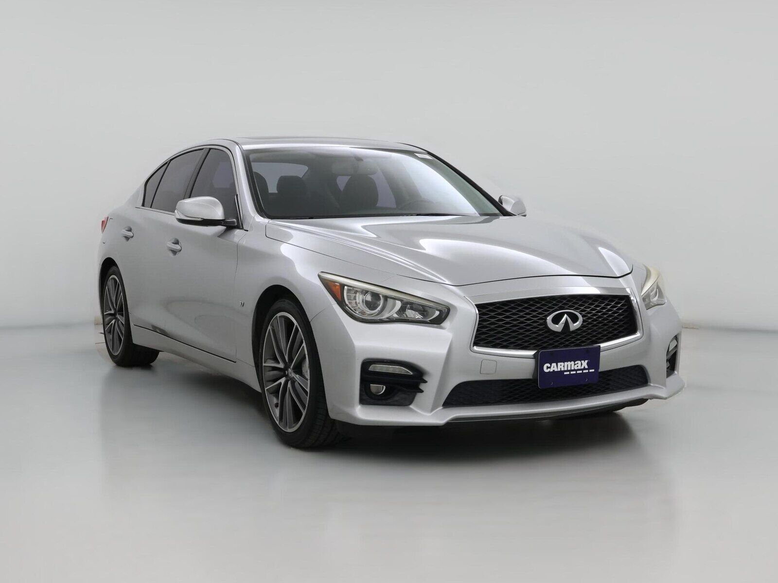 2015 INFINITI Q50