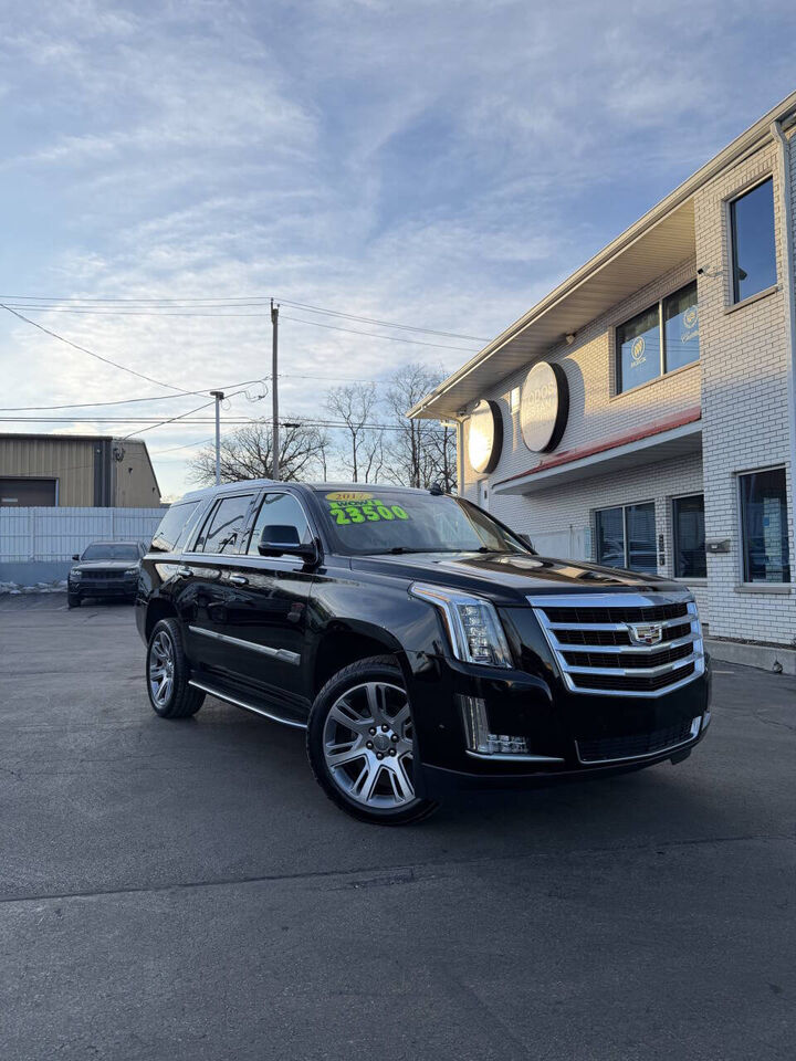 2017 CADILLAC Escalade