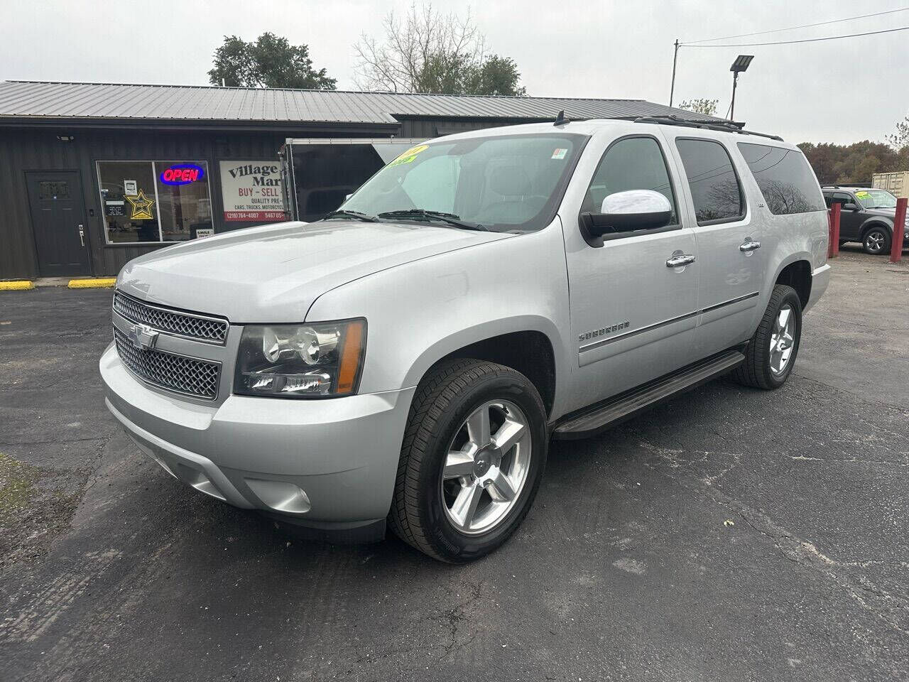 2011 CHEVROLET Suburban