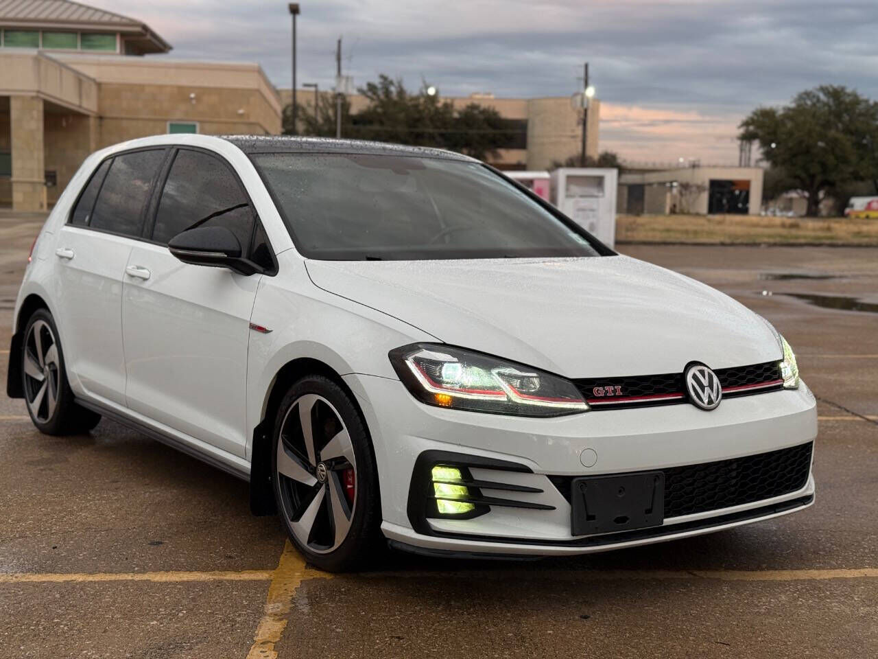 2019 VOLKSWAGEN Golf GTI