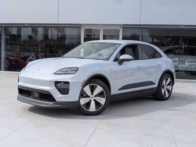 2026 PORSCHE Macan