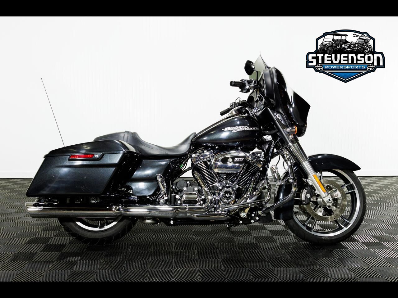 2018 HARLEY DAVIDSON FLHX / Street Glide