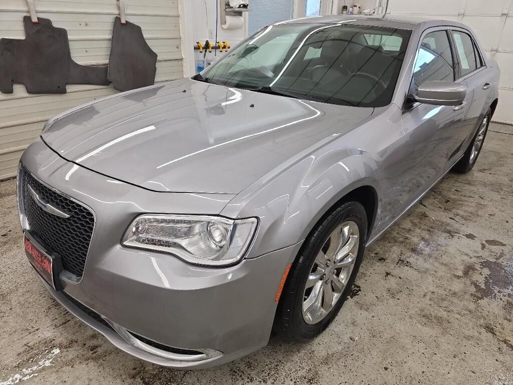 2017 CHRYSLER 300