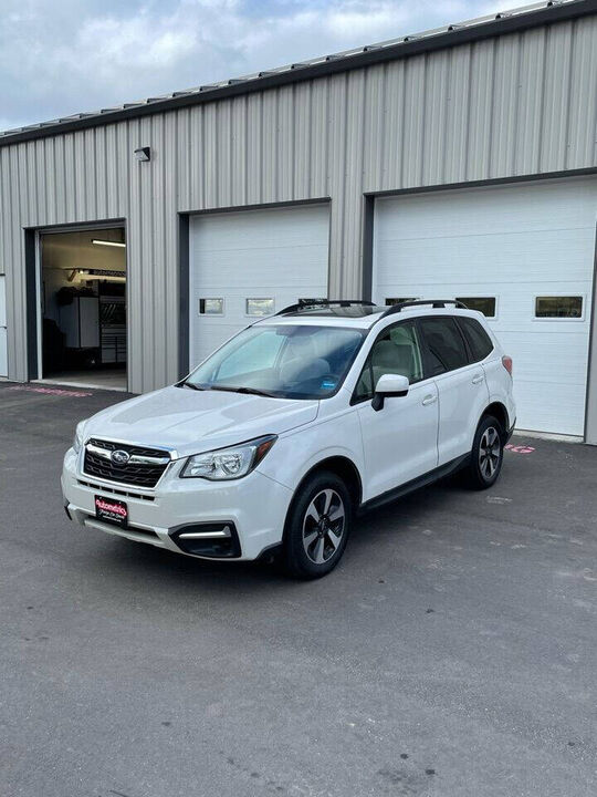 2017 SUBARU Forester