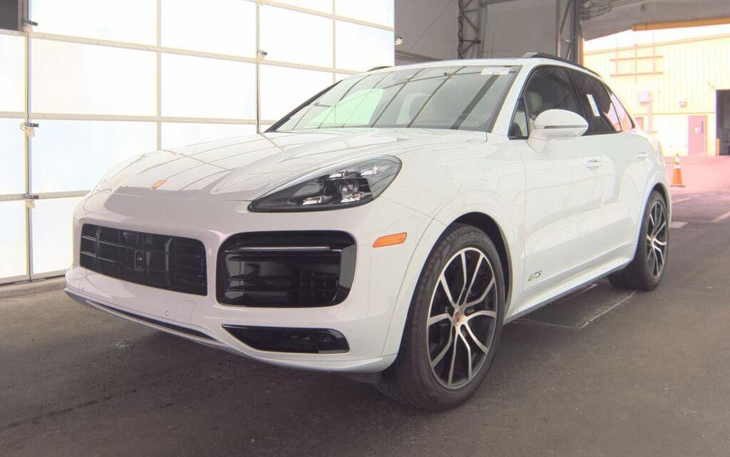 2023 PORSCHE Cayenne