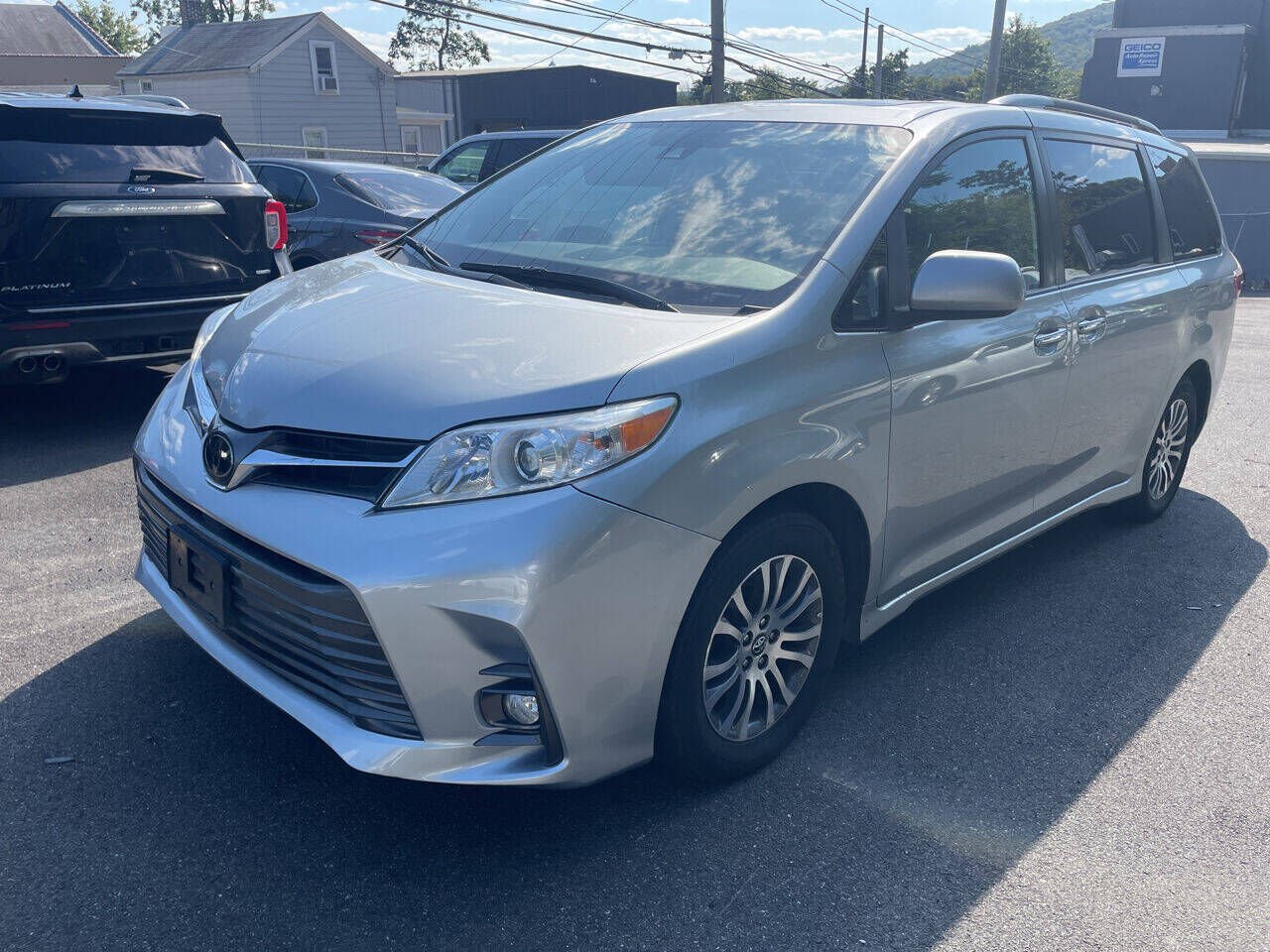 2019 TOYOTA Sienna
