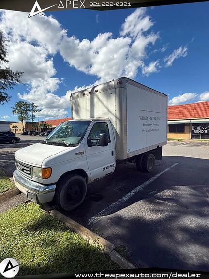 2004 FORD E-350