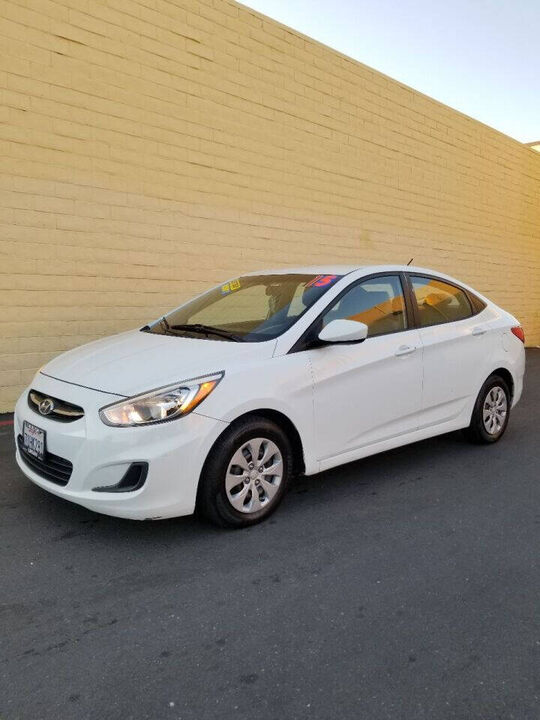 2015 HYUNDAI Accent