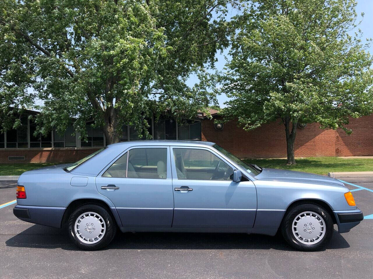 1990 MERCEDES-BENZ 300