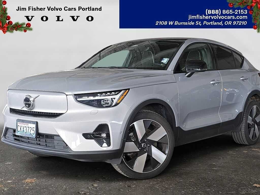 2023 VOLVO C40