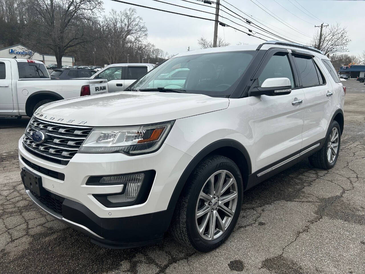2017 FORD Explorer