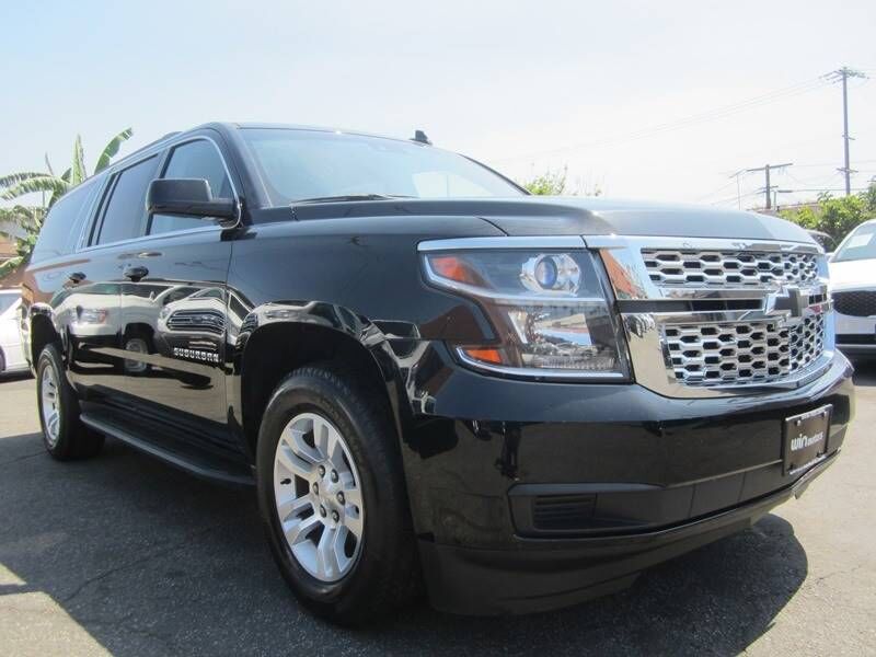 2017 CHEVROLET Suburban