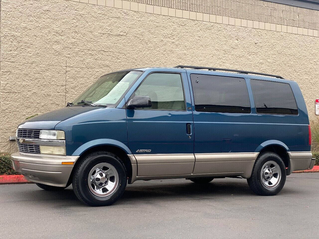2002 CHEVROLET Astro Van