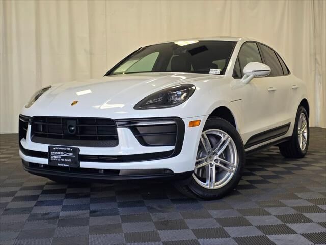 2024 PORSCHE Macan