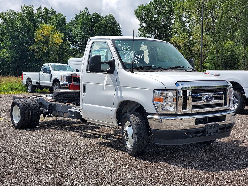 2024 FORD E-350