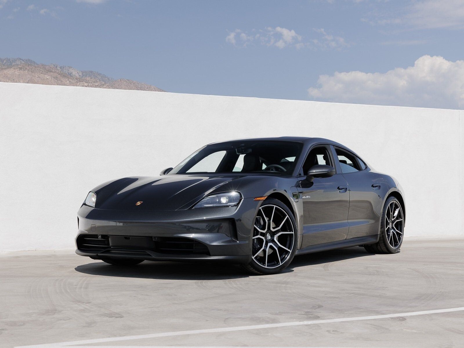2025 PORSCHE Taycan