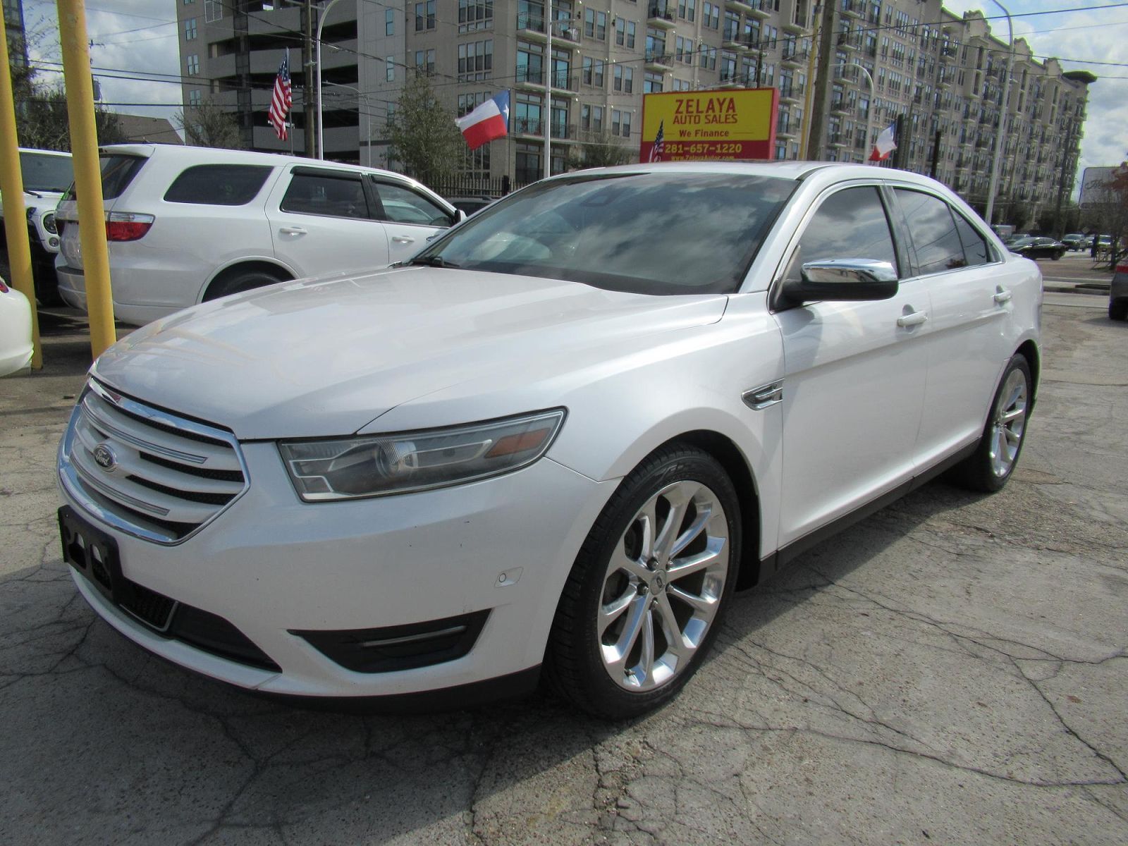2013 FORD Taurus