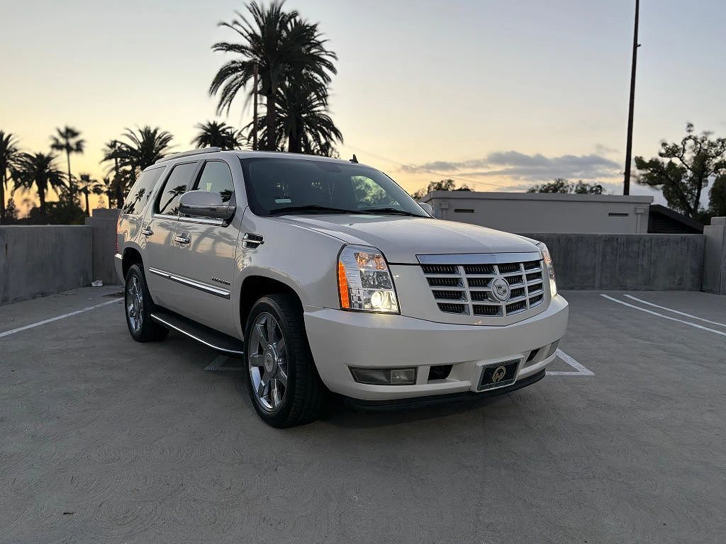 2010 CADILLAC Escalade