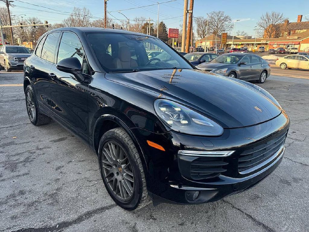 2017 PORSCHE Cayenne