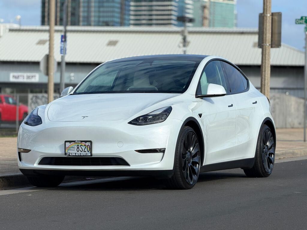 2024 TESLA Model Y