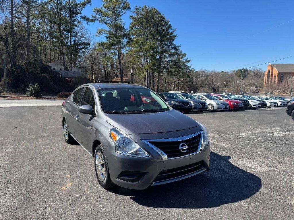 2017 NISSAN Versa