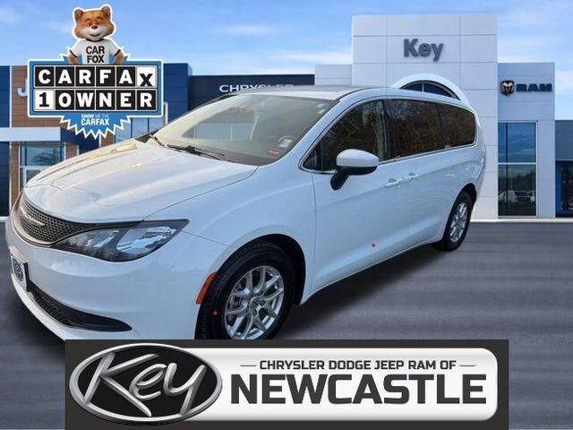 2023 CHRYSLER Voyager