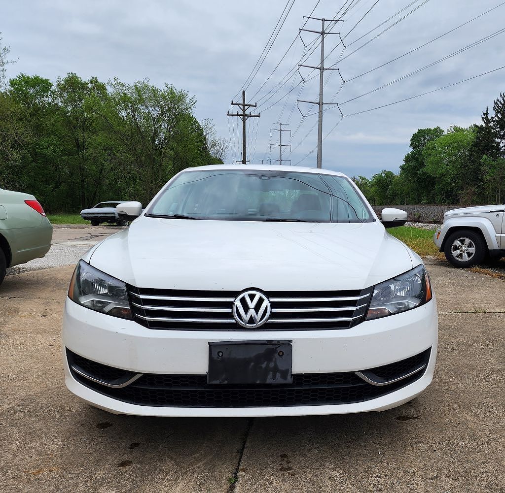 2013 VOLKSWAGEN Passat