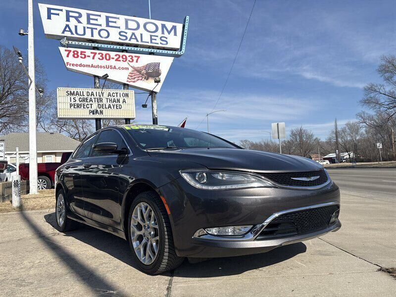 Chrysler 200