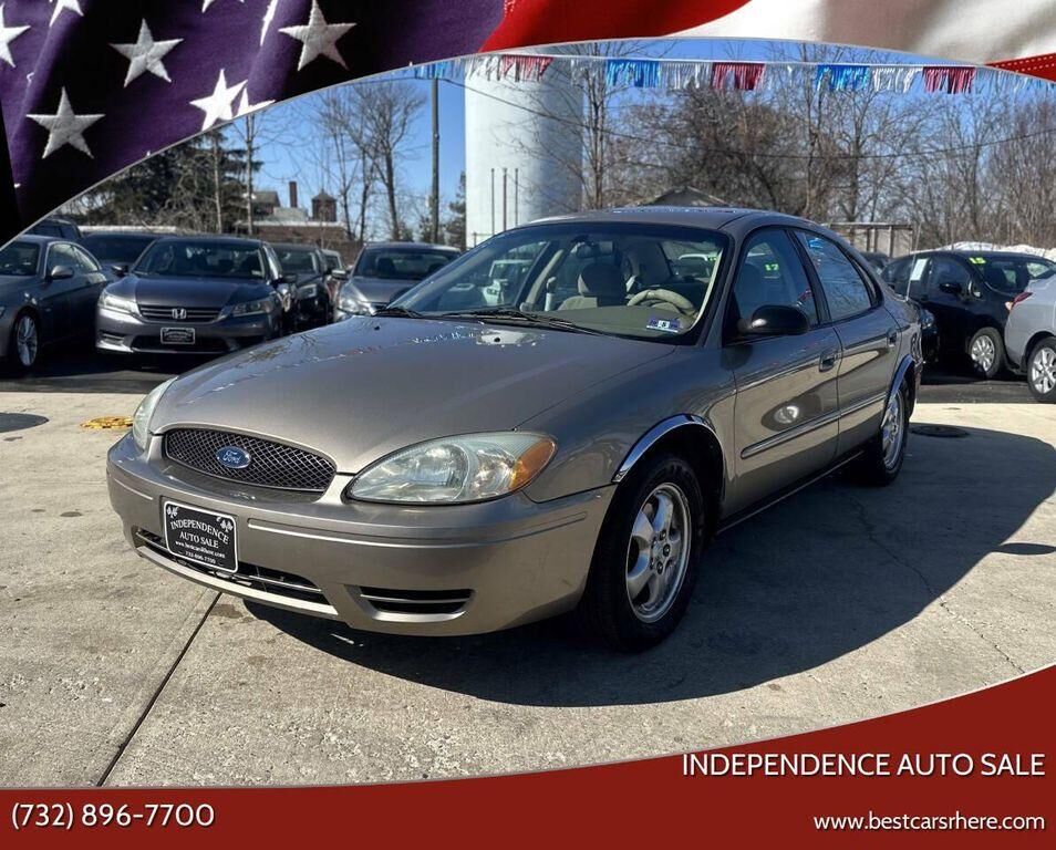 2004 FORD Taurus