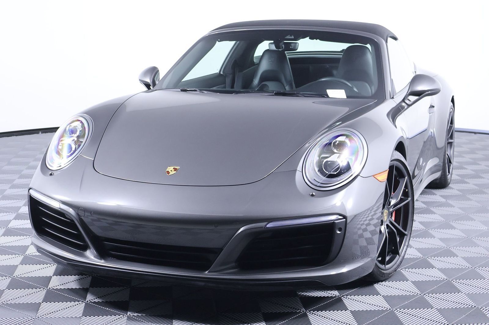 2017 PORSCHE 911