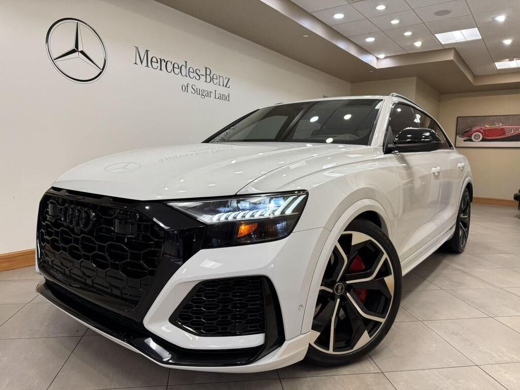 2024 AUDI RS Q8