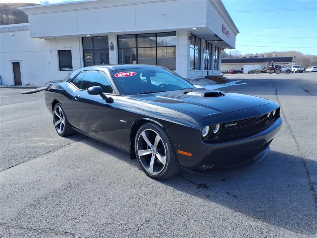 2017 DODGE Challenger