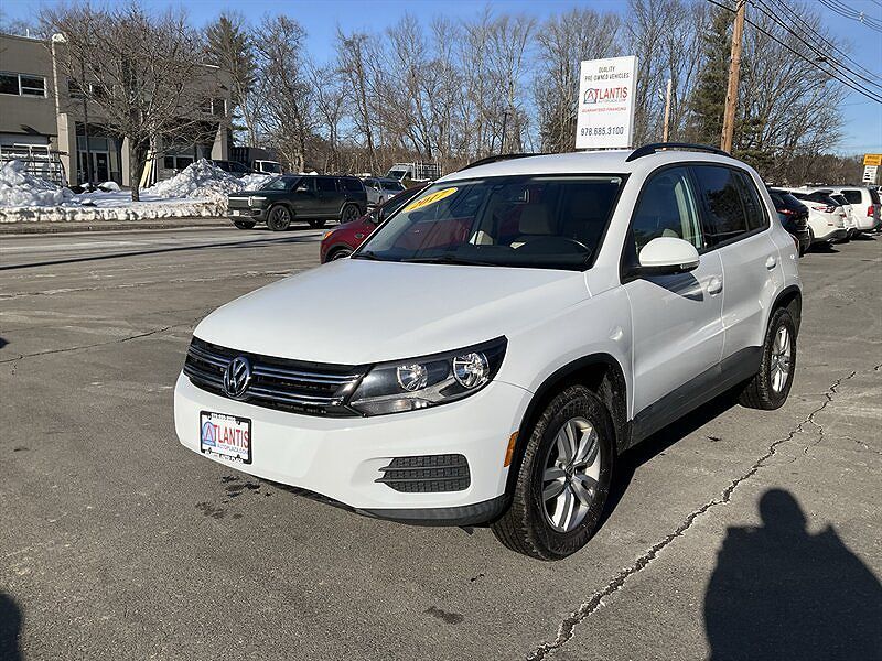 2017 VOLKSWAGEN Tiguan