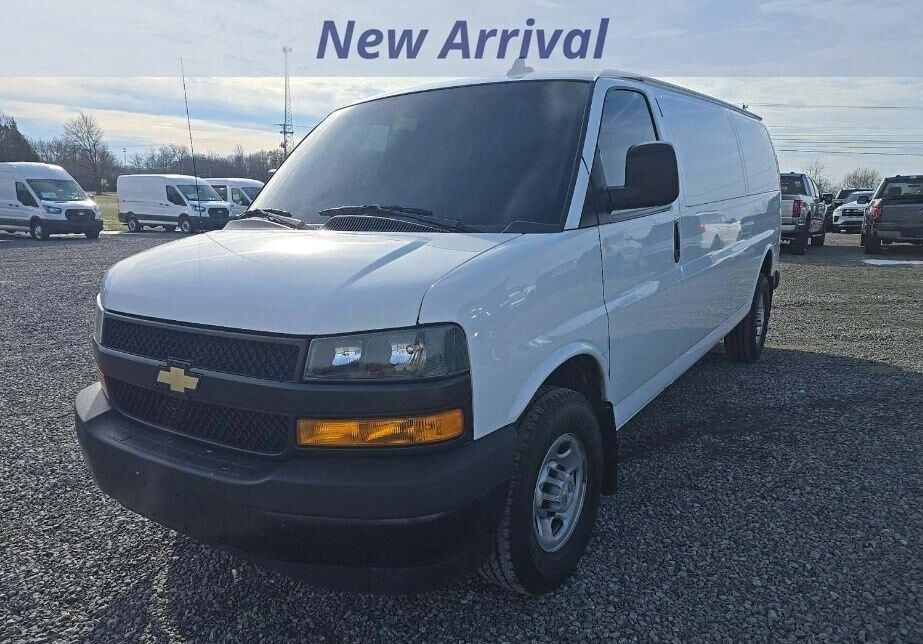 2022 CHEVROLET Express