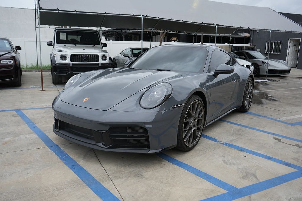 2025 PORSCHE 911