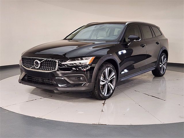 2026 VOLVO V60CC