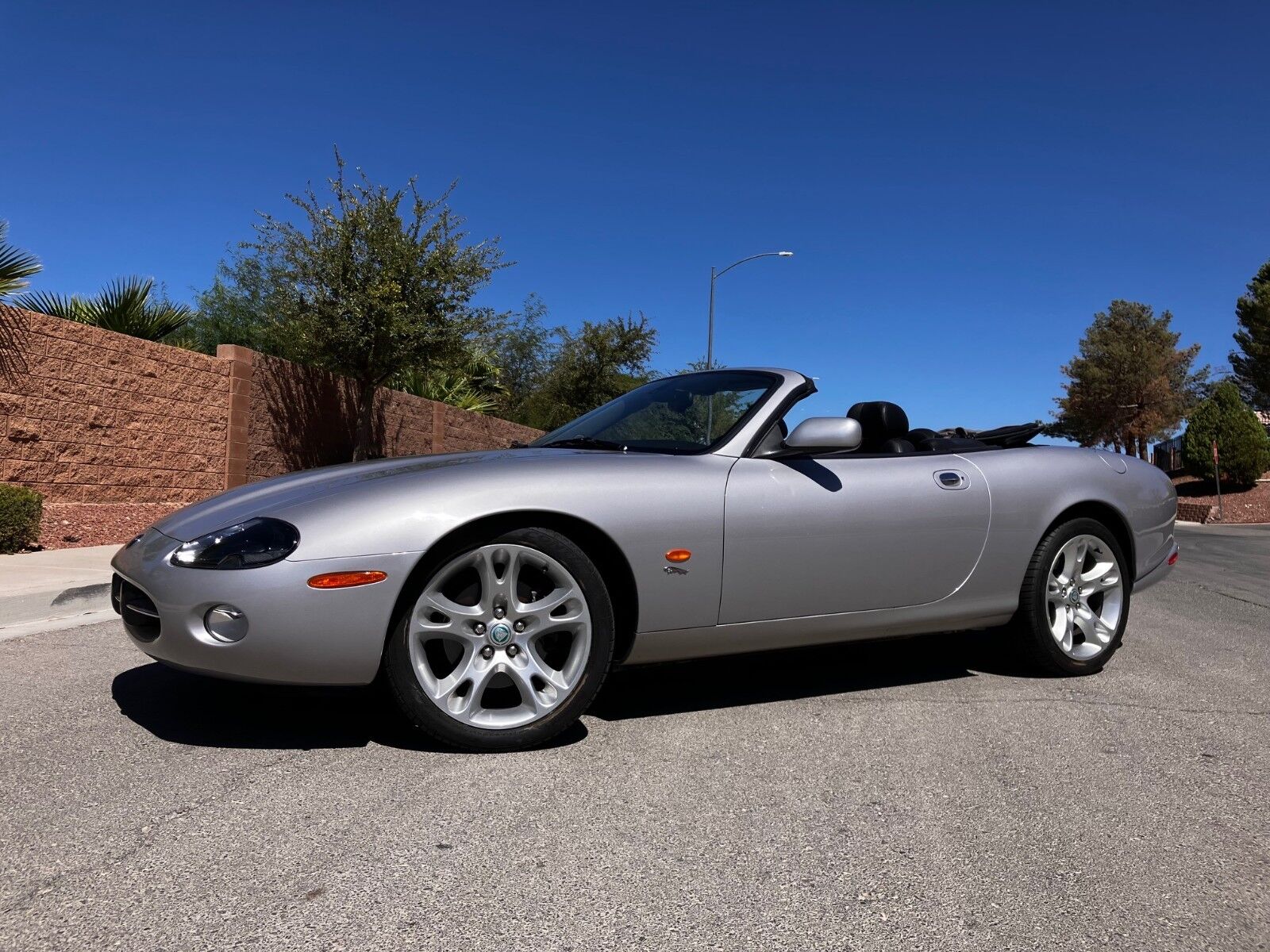 Jaguar XK8
