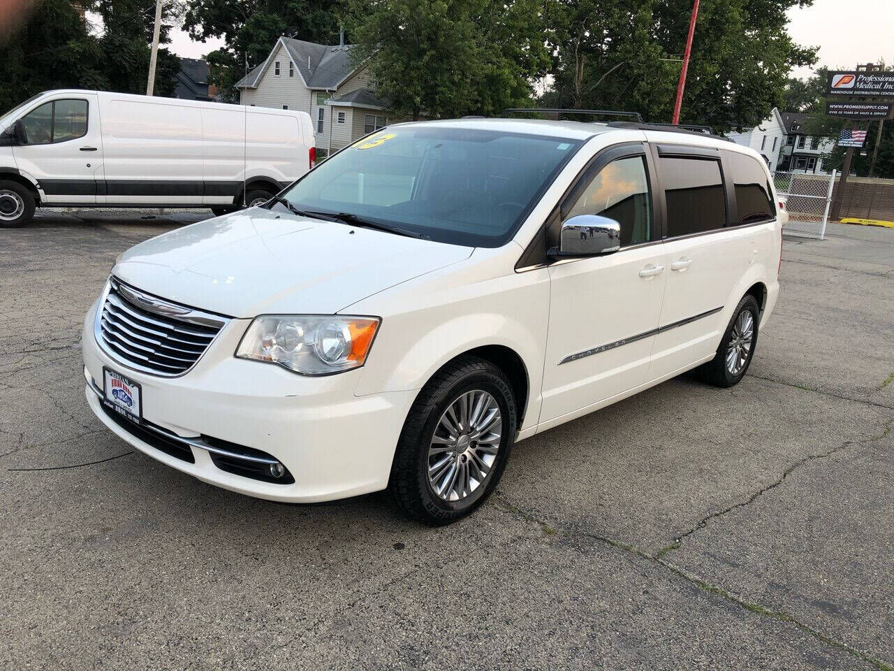 2013 CHRYSLER Town and Country