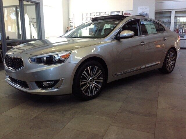 2014 KIA Cadenza