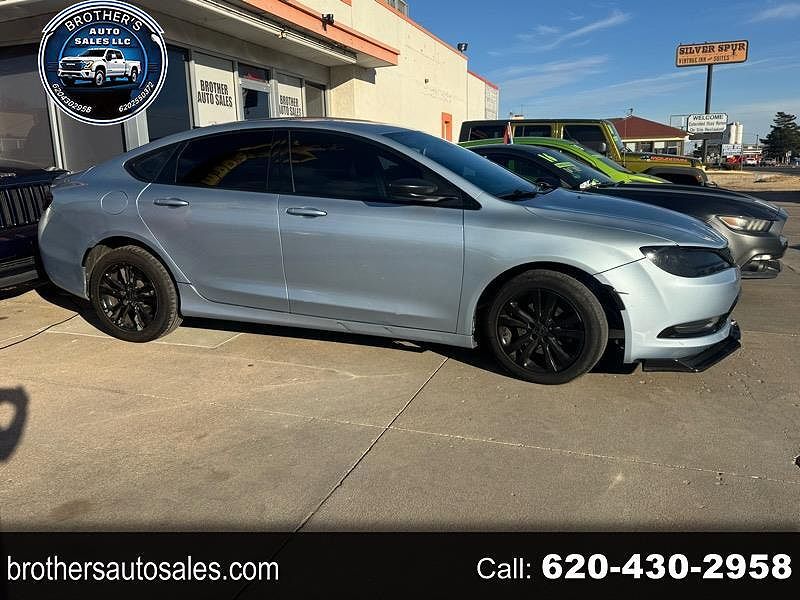 Chrysler 200