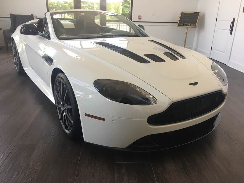 2017 ASTON MARTIN V12 Vantage