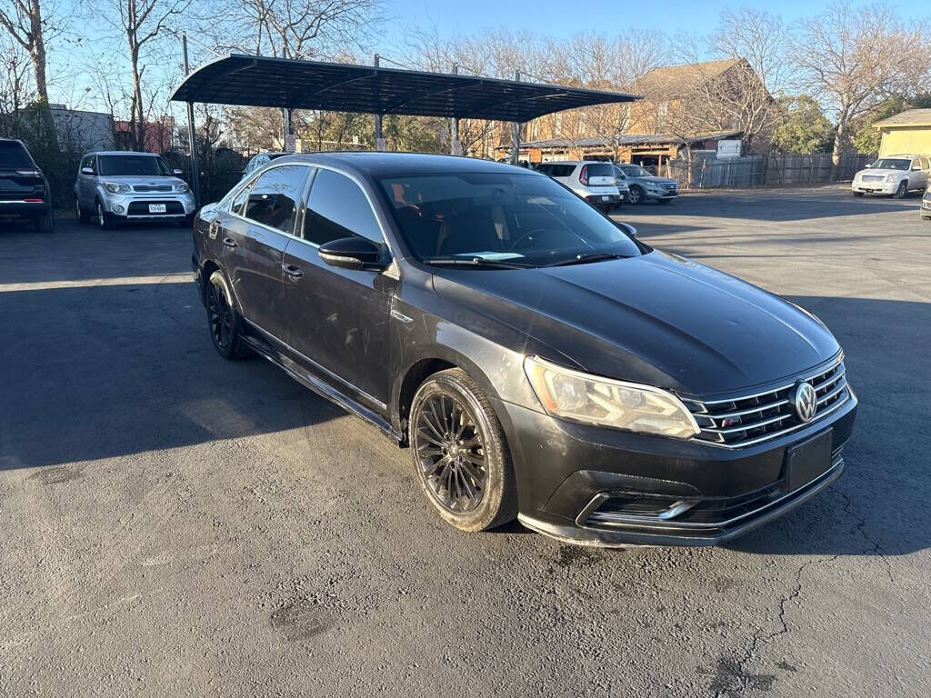 2017 VOLKSWAGEN Passat