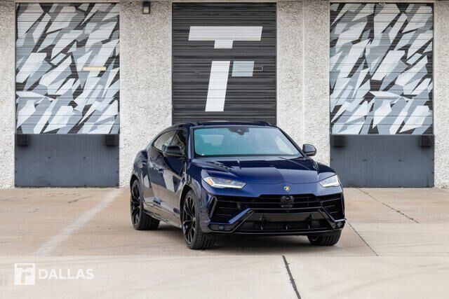 2024 LAMBORGHINI URUS